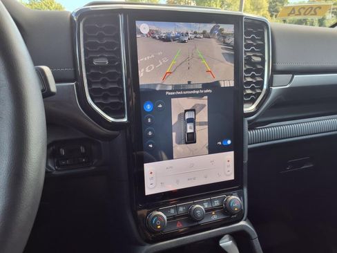 Used 2024 Ford Ranger Lariat w/ Advanced Towing Package image 10