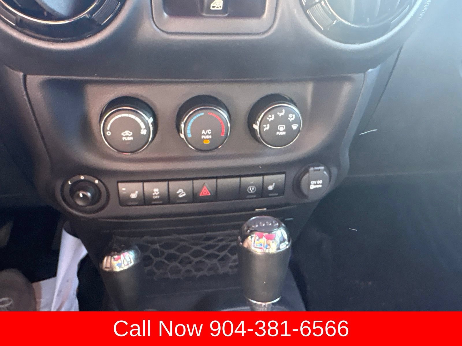 Used 2016 Jeep Wrangler Unlimited Sahara AWD/4WD image 28