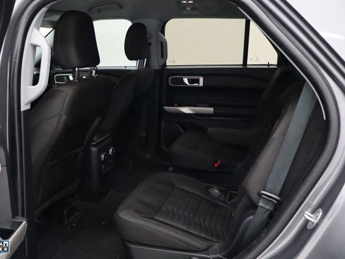 Used 2021 Ford Explorer XLT image 26