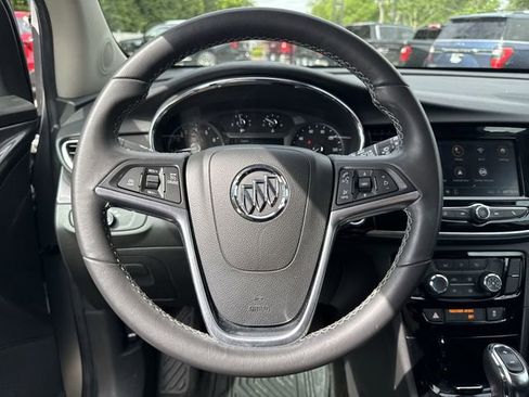 Used 2022 Buick Encore Preferred AWD/4WD image 11