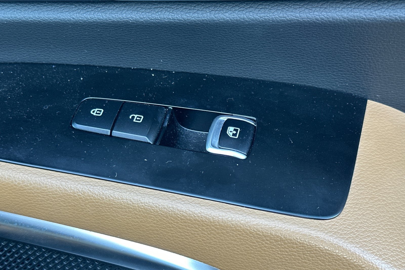 Used 2022 Kia Telluride SX w/ Towing Package FWD image 23
