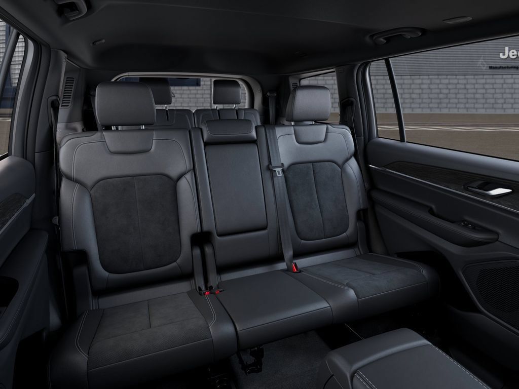 New 2026 Jeep Grand Cherokee L 4WD image 15