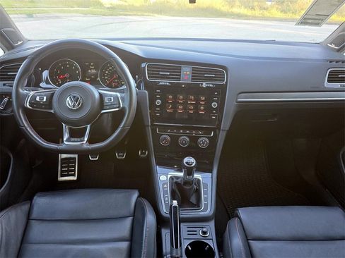 Used 2019 Volkswagen GTI SE image 10