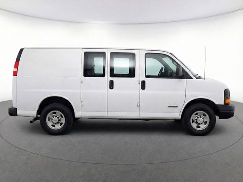 Used 2025 Chevrolet Express 3500 LT w/ LT Preferred Equipment Group RWD image 11