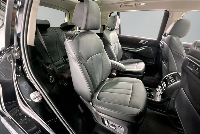 Used 2022 BMW X7 xDrive40i w/ Executive Package AWD/4WD image 25