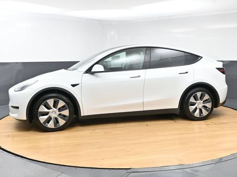 Used 2023 Tesla Model Y Long Range AWD/4WD image 57