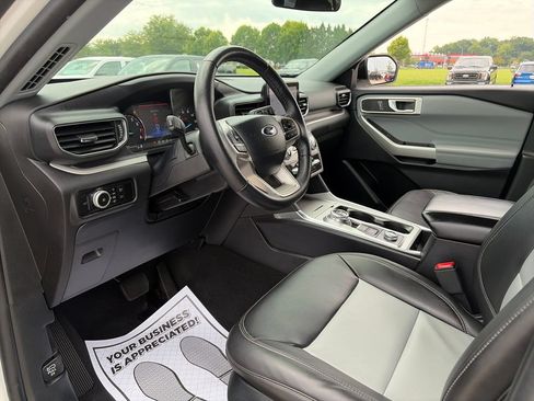 Used 2023 Ford Explorer XLT w/ Equipment Group 202A AWD/4WD image 14