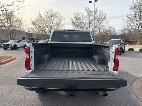 Used 2022 Chevrolet Silverado 2500 Custom w/ Custom Value Package image 6