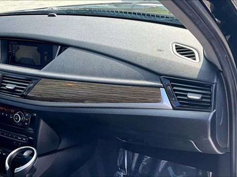 Used 2015 BMW X1 sDrive28i image 18