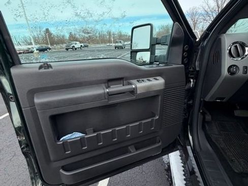 Used 2012 Ford F250 Lariat w/ Chrome Pkg image 19