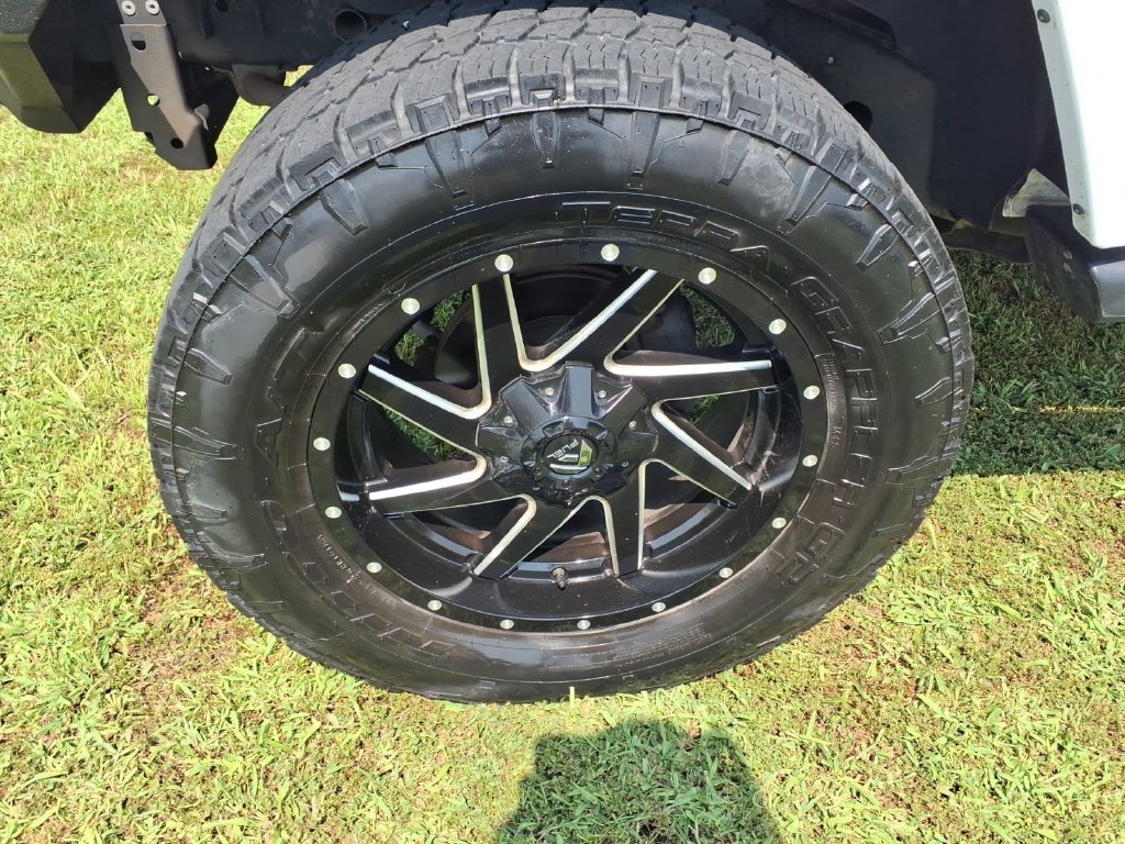 Used 2017 Jeep Wrangler Unlimited Sahara w/ Connectivity Group AWD/4WD image 6