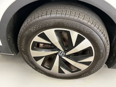 Used 2023 Volkswagen ID.4 Pro image 11