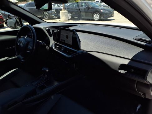 Used 2024 Lexus UX 250h FWD image 23