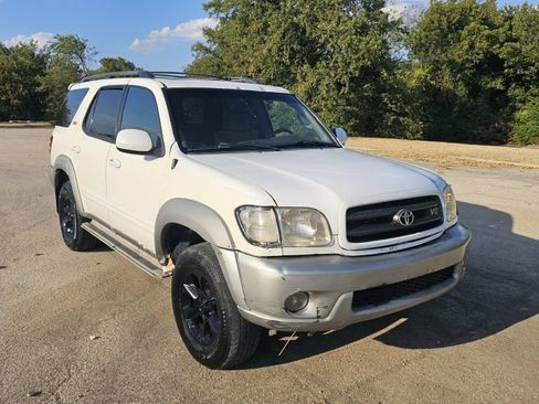 Used 2003 Toyota Sequoia SR5 RWD image 2