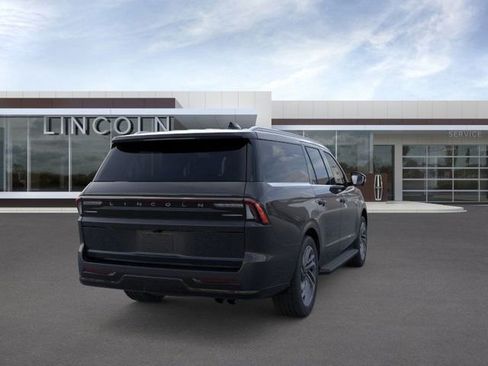 New 2026 Lincoln Navigator L Premier AWD/4WD image 8