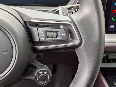 Certified 2025 Porsche Cayenne Coupe AWD/4WD image 19