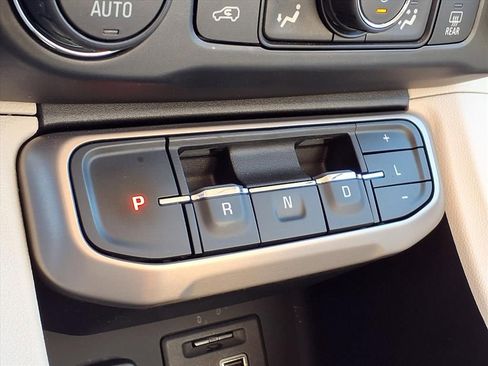 Used 2021 GMC Acadia Denali w/ Denali Technology Package image 27