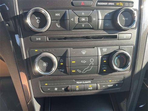 Used 2016 Ford Explorer XLT image 20