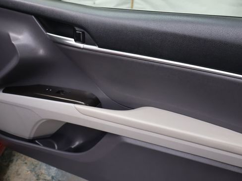 Used 2024 Toyota Camry SE FWD image 12