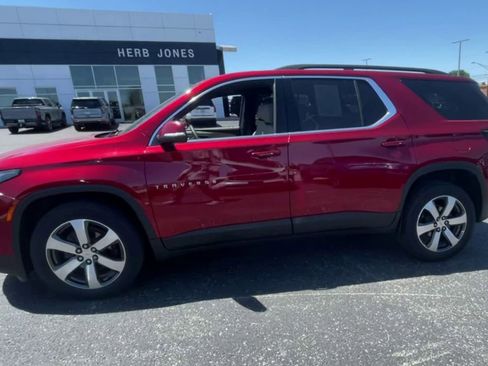 Certified 2023 Chevrolet Traverse LT w/ LT Premium Package AWD/4WD image 4