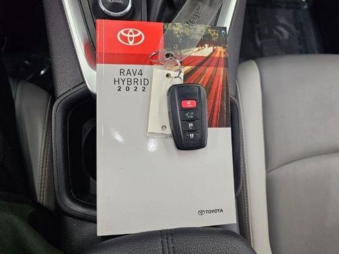 Used 2022 Toyota RAV4 XLE Premium AWD/4WD image 28