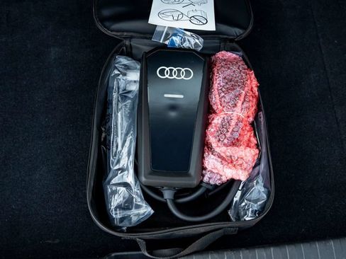 Used 2025 Audi A6 e-tron Premium Plus w/ Premium Plus AWD/4WD image 30