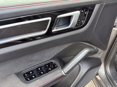 Used 2021 Porsche Cayenne GTS AWD/4WD image 18