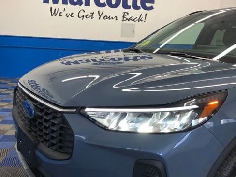 New 2025 Ford Escape SE image 7