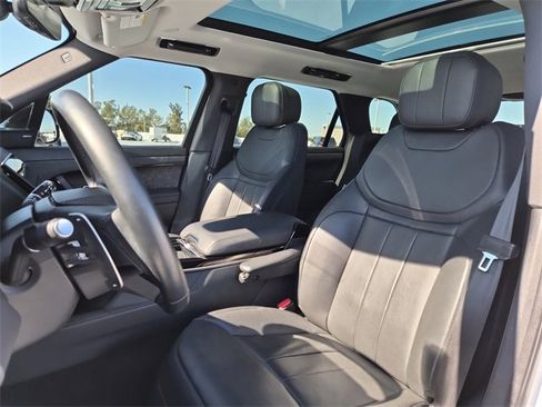 Used 2023 Land Rover Range Rover Sport SE Dynamic image 17