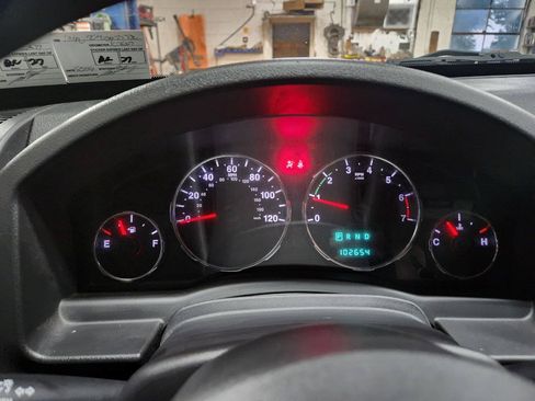 Used 2011 Jeep Liberty Sport AWD/4WD image 9