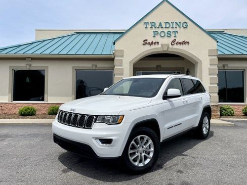 Used 2021 Jeep Grand Cherokee Laredo image 27
