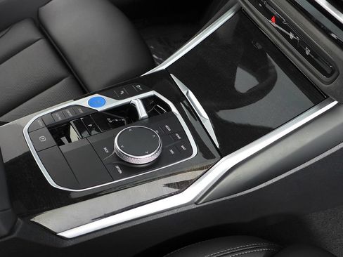 Used 2023 BMW i4 eDrive40 w/ Premium Package RWD image 15