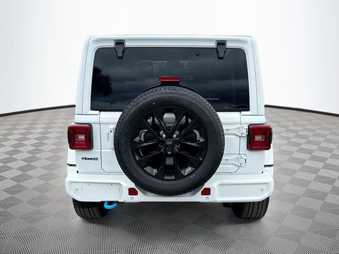 Used 2021 Jeep Wrangler Unlimited Sahara AWD/4WD image 7