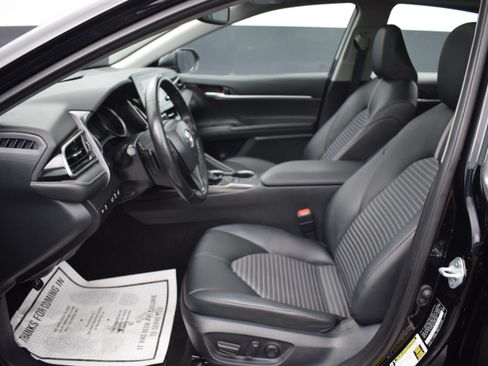 Used 2023 Toyota Camry SE w/ Cold Weather Package FWD image 13