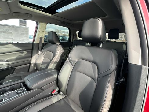 New 2026 Nissan Pathfinder SL AWD/4WD image 25
