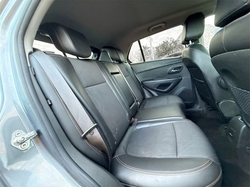 Used 2019 Chevrolet Trax LT w/ LT Convenience Package image 31