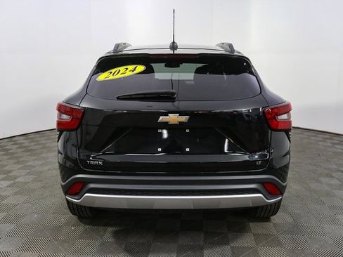 Used 2024 Chevrolet Trax LT w/ Driver Confidence Package image 8