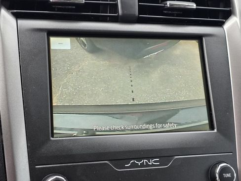Used 2020 Ford Fusion SE FWD image 13