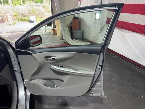 Used 2011 Toyota Corolla LE FWD image 20