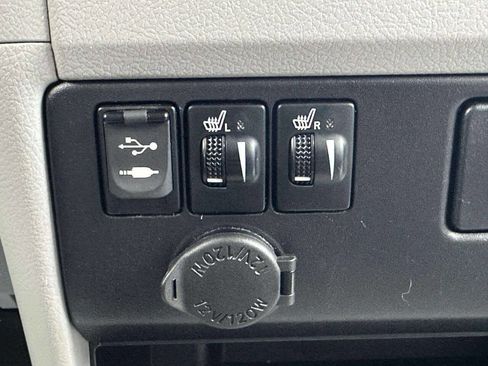 Used 2016 Toyota Sienna XLE AWD/4WD image 33