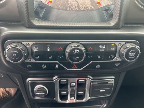 Used 2022 Jeep Gladiator Sport AWD/4WD image 25