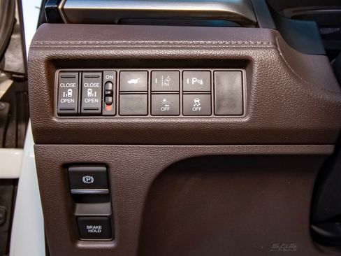 Used 2019 Honda Odyssey Elite image 11