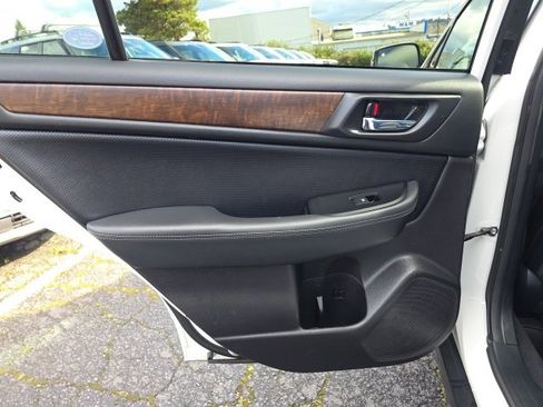 Used 2017 Subaru Outback 3.6R Limited image 24