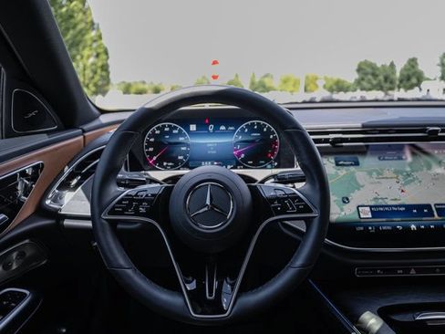 Certified 2024 Mercedes-Benz E 350 4MATIC Sedan image 17