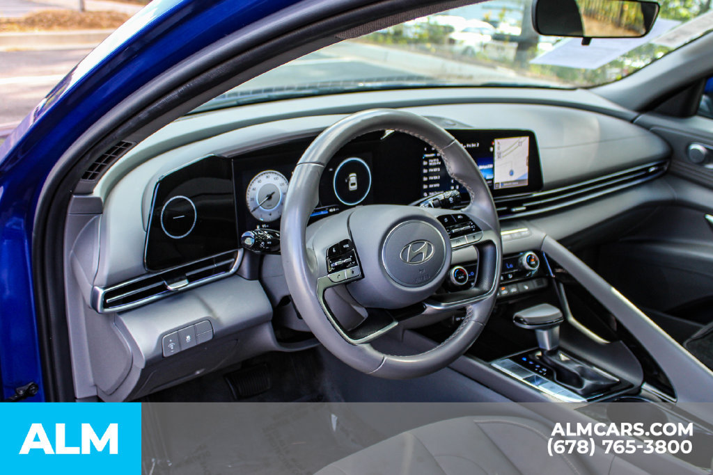 Used 2025 Hyundai Elantra SEL FWD image 30