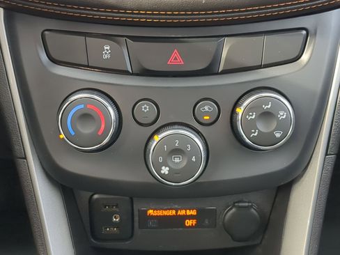 Used 2017 Chevrolet Trax LS image 25