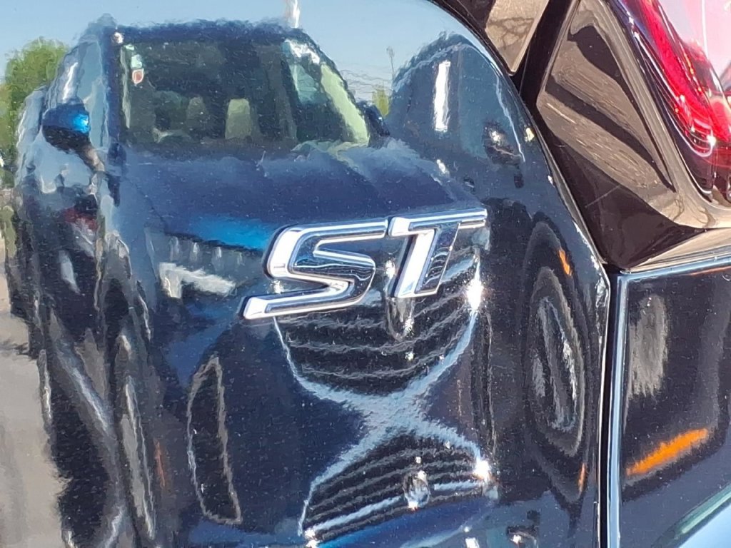 Certified 2024 Buick Encore GX Sport Touring w/ Advanced Technology Package AWD/4WD image 11
