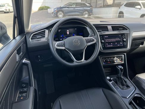 Certified 2023 Volkswagen Tiguan SE image 7