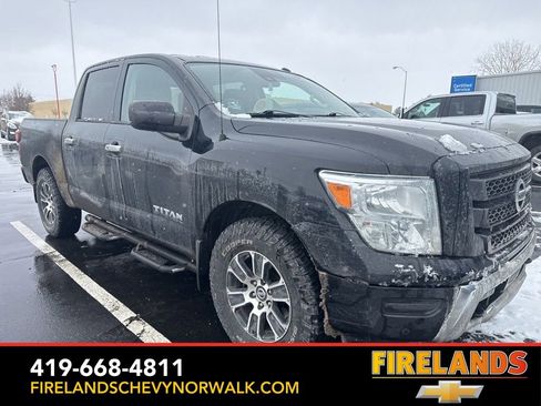 Used 2021 Nissan Titan SV w/ SV Convenience Package image 18