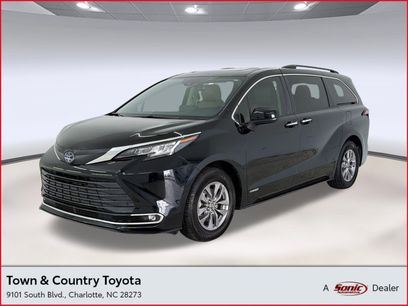 Used 2021 Toyota Sienna XLE